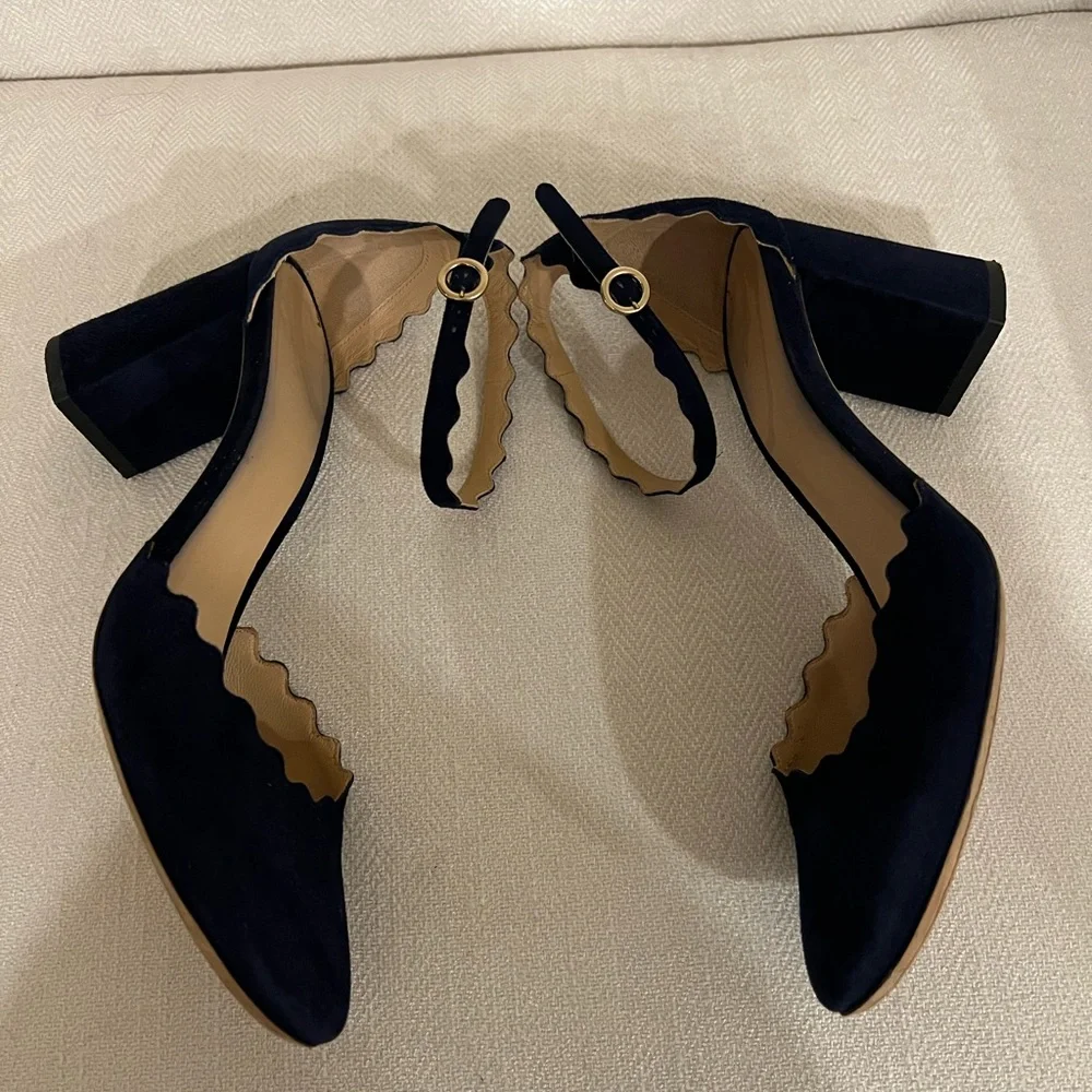 Chloé Navy Scalloped Suede Block Heel Pump